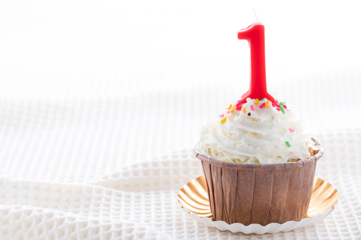 Cupcake celebrating the 1st year and 1st anniversary.